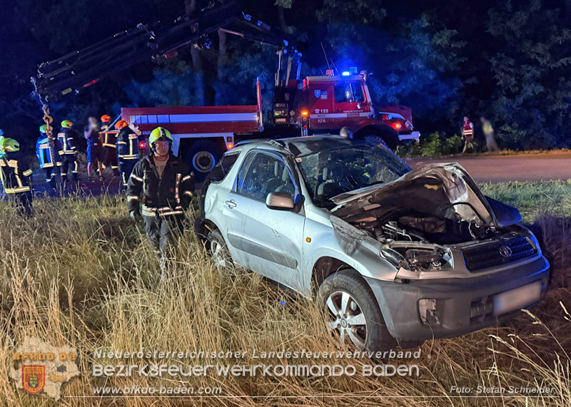 20260812_Verkehrsunfall miet einem SUV auf der Leesdorferstra�e bei Tribuswinkel - Foto: Stefan Schneider BFKDO BADEN