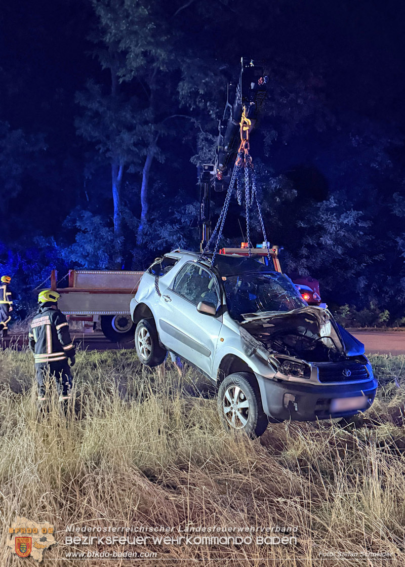 20260812_Verkehrsunfall miet einem SUV auf der Leesdorferstra�e bei Tribuswinkel - Foto: Stefan Schneider BFKDO BADEN