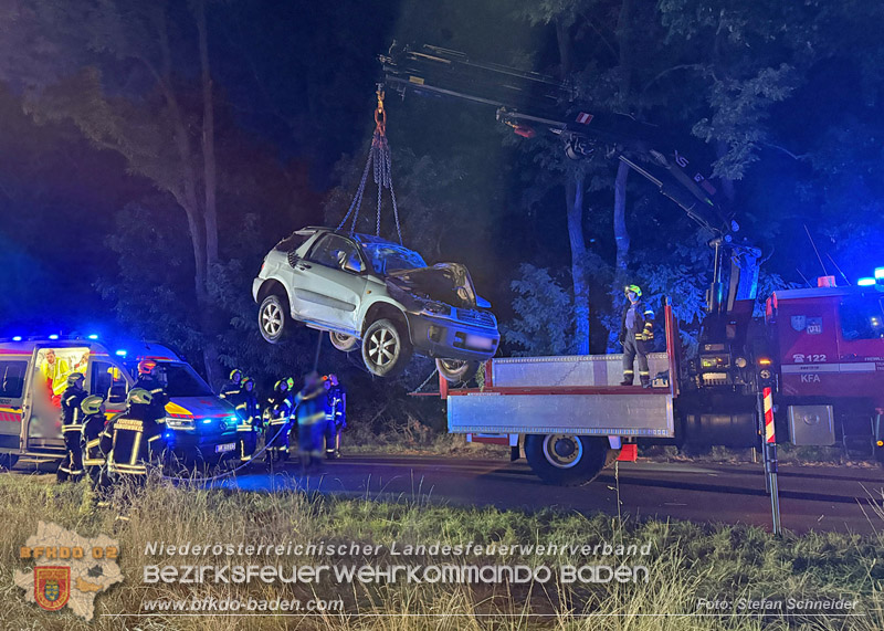 20260812_Verkehrsunfall miet einem SUV auf der Leesdorferstra�e bei Tribuswinkel - Foto: Stefan Schneider BFKDO BADEN