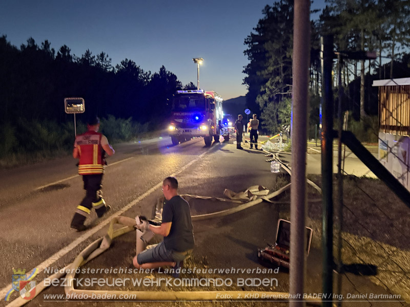 20260814-15_Kr&auml;fte aus dem Bezirk BADEN unterst&uuml;tzen wieder beim erneuten Brand im F&ouml;hrenwald St.Egyd am Steinfeld im Bezirk Neunkirchen