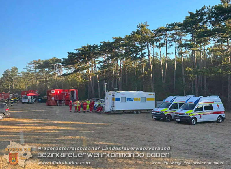 20260814-15_Kr&auml;fte aus dem Bezirk BADEN unterst&uuml;tzen wieder beim erneuten Brand im F&ouml;hrenwald St.Egyd am Steinfeld im Bezirk Neunkirchen