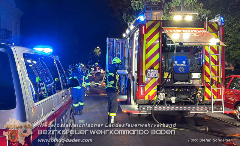 20260815_Verkehrsunfall mit Menschenrettung in Baden Ortsteil Weikersdorf - Foto: Stefan Schneider FF Baden-Stadt