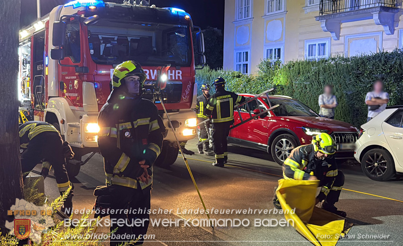 20260815_Verkehrsunfall mit Menschenrettung in Baden Ortsteil Weikersdorf - Foto: Stefan Schneider FF Baden-Stadt