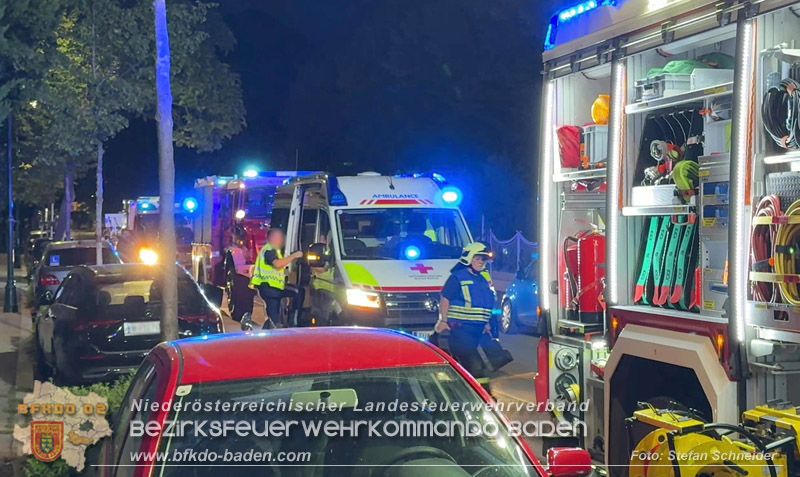 20260815_Verkehrsunfall mit Menschenrettung in Baden Ortsteil Weikersdorf - Foto: Stefan Schneider FF Baden-Stadt