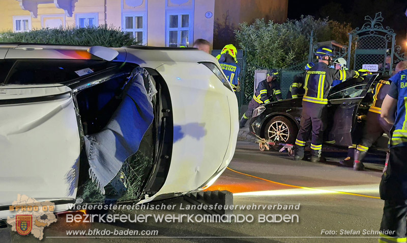 20260815_Verkehrsunfall mit Menschenrettung in Baden Ortsteil Weikersdorf - Foto: Stefan Schneider FF Baden-Stadt