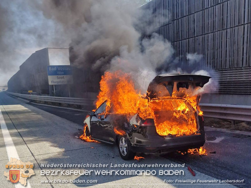 20260820_Fahrzeugbrand auf der A2 Richtungsfahrbahn Wien - Foto: FF Leobersdorf