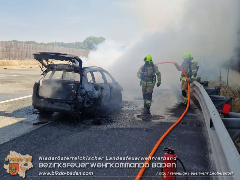 20260820_Fahrzeugbrand auf der A2 Richtungsfahrbahn Wien - Foto: FF Leobersdorf