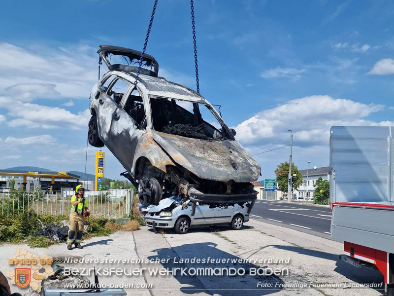 20260820_Fahrzeugbrand auf der A2 Richtungsfahrbahn Wien - Foto: FF Leobersdorf