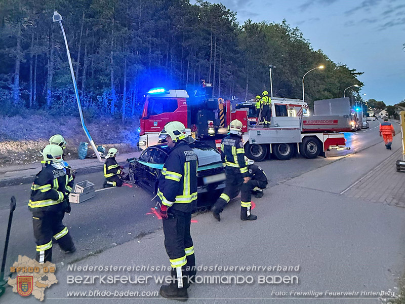 20260829_Schwerer Verkehrsunfall auf der B18 bei Hirtenberg - Foto: Linsbichler FF Hirtenberg