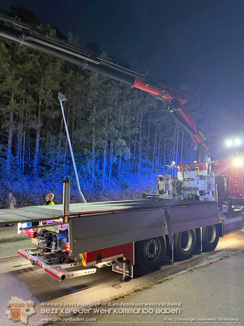 20260829_Schwerer Verkehrsunfall auf der B18 bei Hirtenberg - Foto: Linsbichler FF Hirtenberg