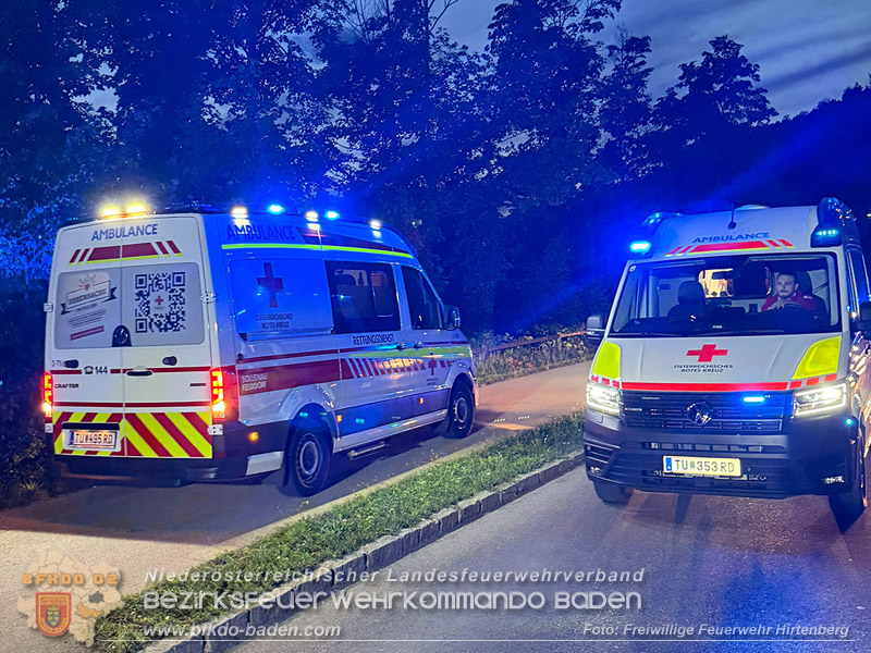 20260829_Schwerer Verkehrsunfall auf der B18 bei Hirtenberg - Foto: Linsbichler FF Hirtenberg