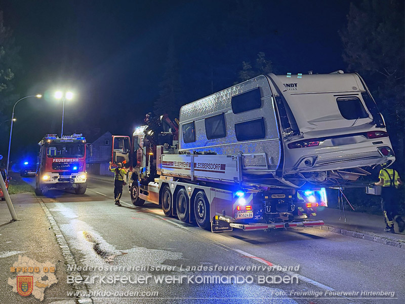 20260829_Schwerer Verkehrsunfall auf der B18 bei Hirtenberg - Foto: Linsbichler FF Hirtenberg