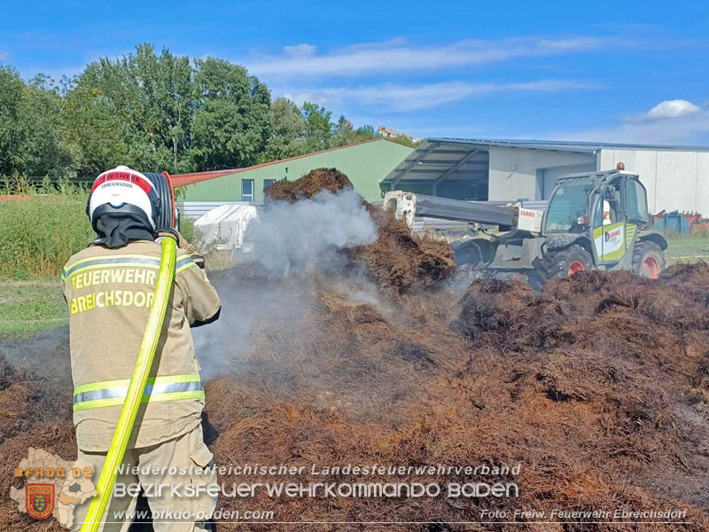20260902_Silohaufen in Vollbrand bei Ebreichsdorf - Foto: FF Ebreichsdorf