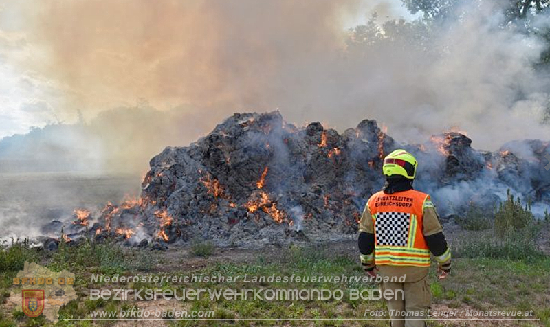 20260902_Silohaufen in Vollbrand bei Ebreichsdorf - Foto: Thomas Lenger Monatsrevue.at
