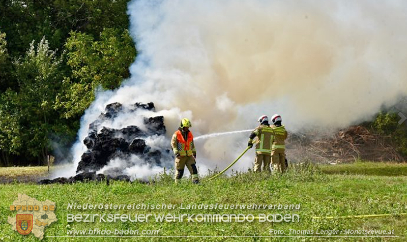 20260902_Silohaufen in Vollbrand bei Ebreichsdorf - Foto: Thomas Lenger Monatsrevue.at