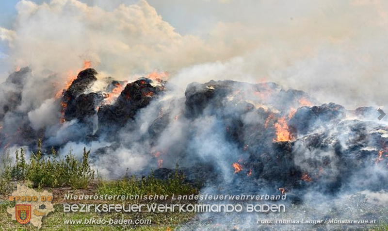20260902_Silohaufen in Vollbrand bei Ebreichsdorf - Foto: Thomas Lenger Monatsrevue.at