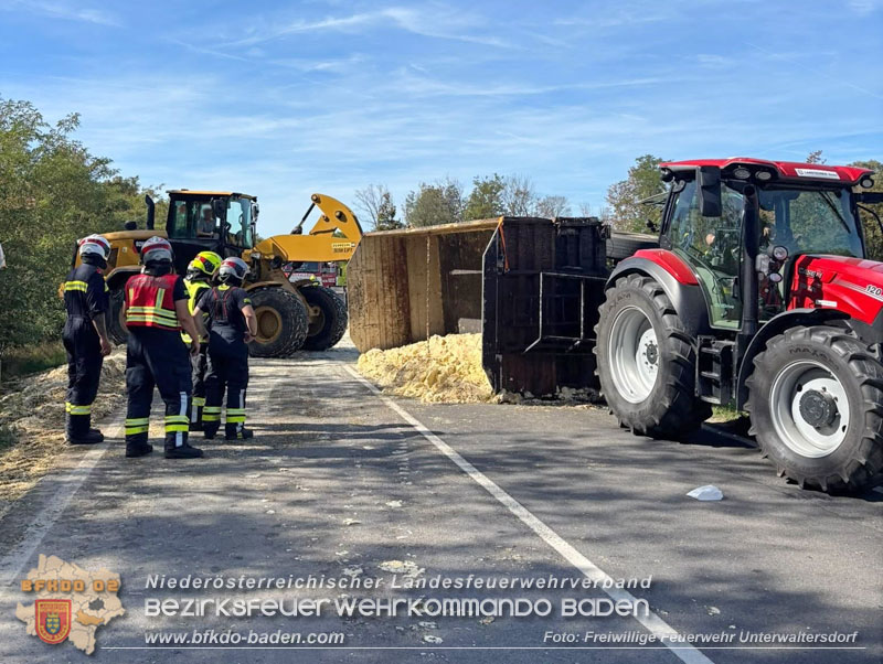 20260920_Bergung eines Traktoranh�ngers nach Verkehrsunfall auf der B60 - Foto: FF Unterwaltersdorf
