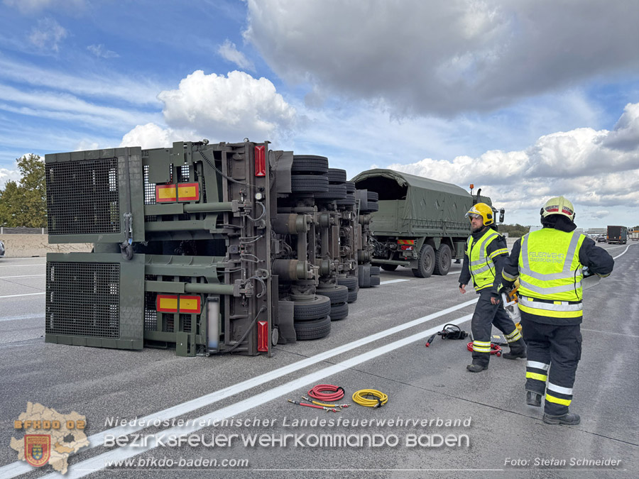 20261009_Bergung einer Arbeitsmaschine samt Anh�nger auf der A2 - Foto: Stefan Schneider BFKDO BADEN