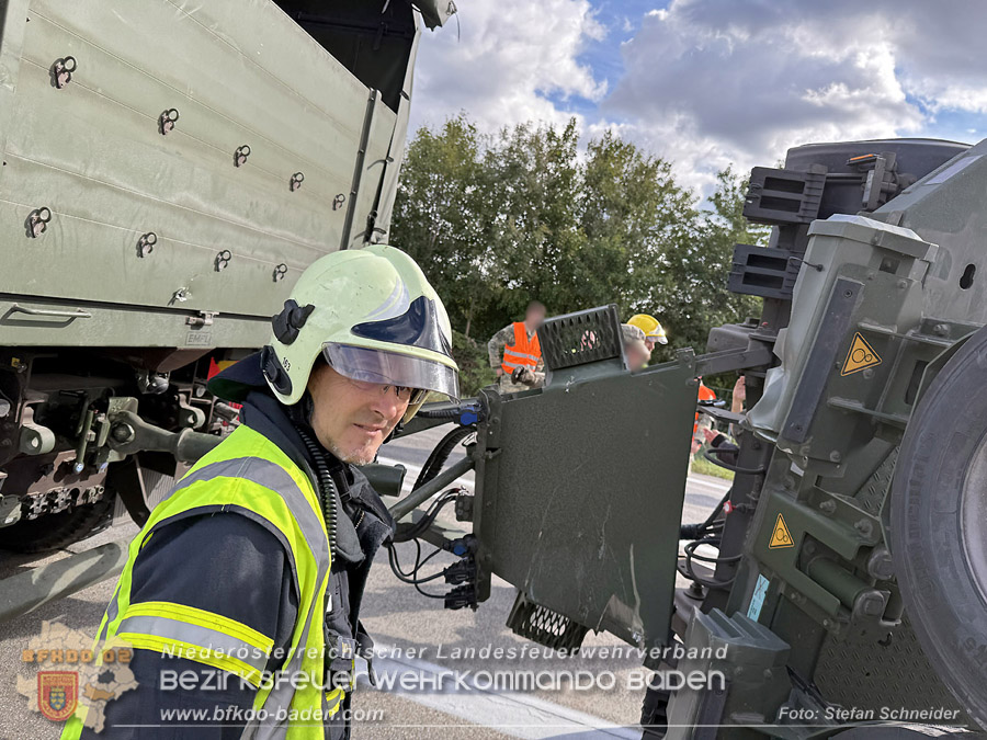 20261009_Bergung einer Arbeitsmaschine samt Anh�nger auf der A2 - Foto: Stefan Schneider BFKDO BADEN