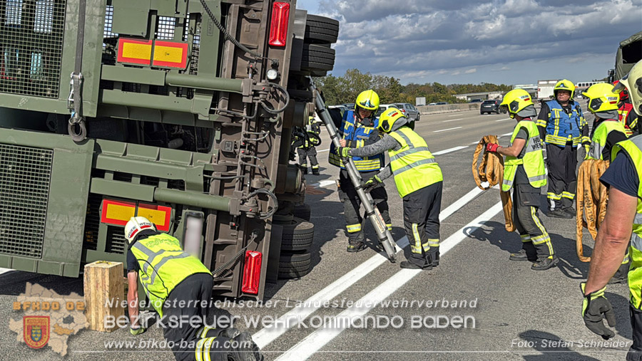 20261009_Bergung einer Arbeitsmaschine samt Anh�nger auf der A2 - Foto: Stefan Schneider BFKDO BADEN