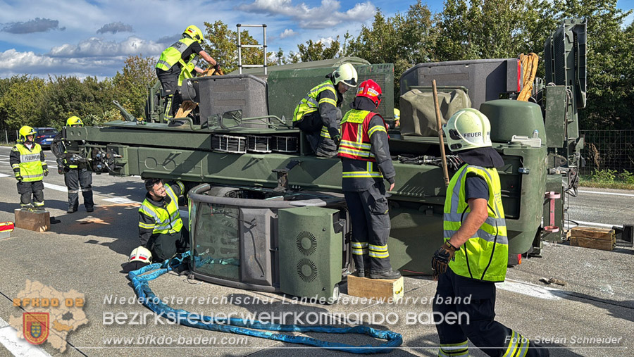 20261009_Bergung einer Arbeitsmaschine samt Anh�nger auf der A2 - Foto: Stefan Schneider BFKDO BADEN