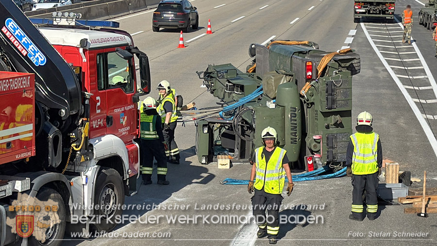 20261009_Bergung einer Arbeitsmaschine samt Anh�nger auf der A2 - Foto: Stefan Schneider BFKDO BADEN