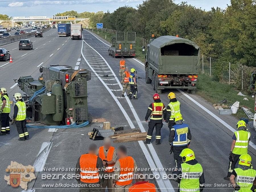 20261009_Bergung einer Arbeitsmaschine samt Anh�nger auf der A2 - Foto: Stefan Schneider BFKDO BADEN