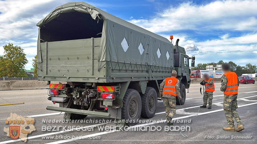 20261009_Bergung einer Arbeitsmaschine samt Anh�nger auf der A2 - Foto: Stefan Schneider BFKDO BADEN
