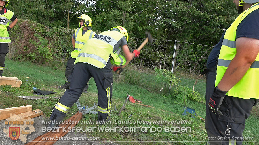 20261009_Bergung einer Arbeitsmaschine samt Anh�nger auf der A2 - Foto: Stefan Schneider BFKDO BADEN