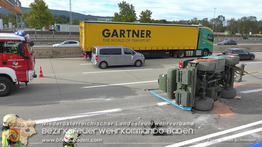 20261009_Bergung einer Arbeitsmaschine samt Anh�nger auf der A2 - Foto: Stefan Schneider BFKDO BADEN
