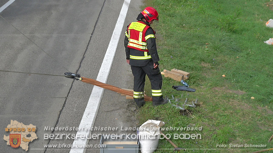 20261009_Bergung einer Arbeitsmaschine samt Anh�nger auf der A2 - Foto: Stefan Schneider BFKDO BADEN