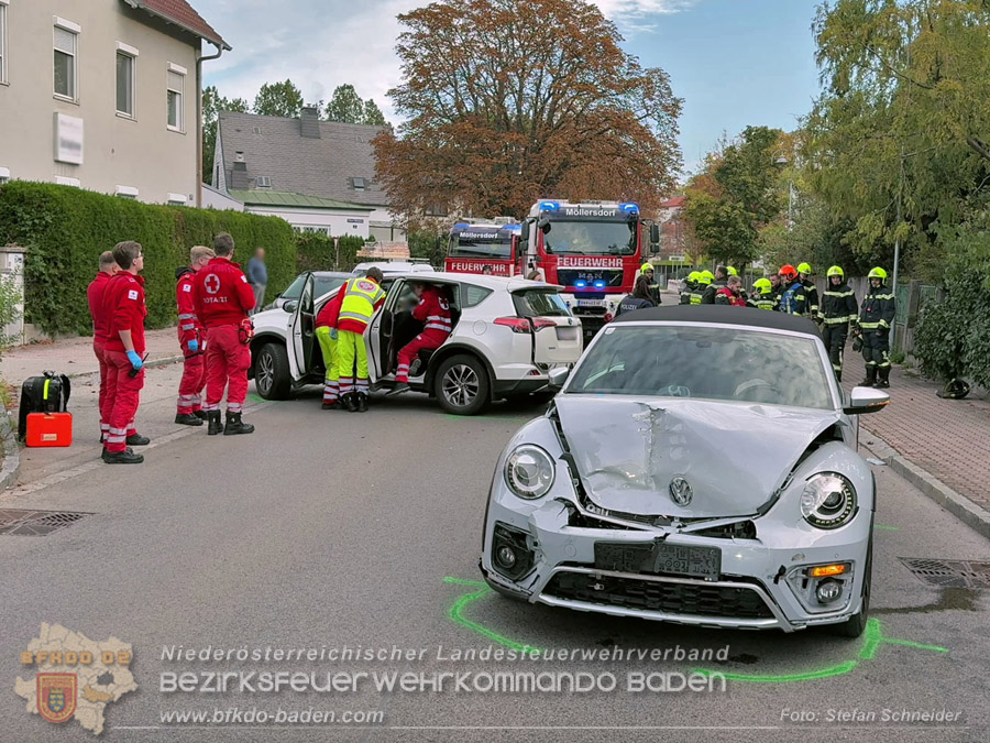 20261017_Verkehrsunfall in Traiskirchen im Ortsteil M�llersdorf - Foto: Stefan Schneider BFKDO BADEN