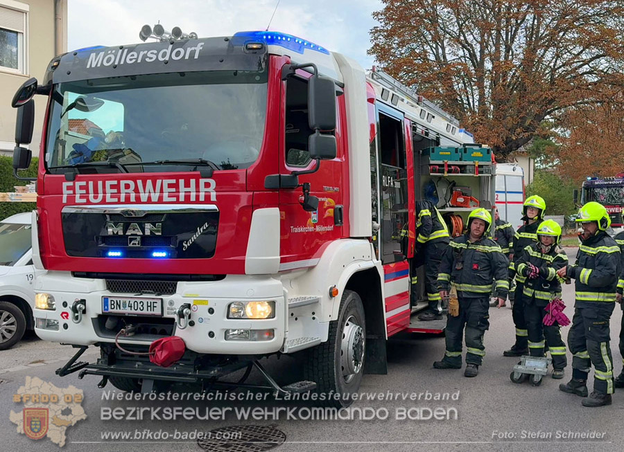 20261017_Verkehrsunfall in Traiskirchen im Ortsteil M�llersdorf - Foto: Stefan Schneider BFKDO BADEN