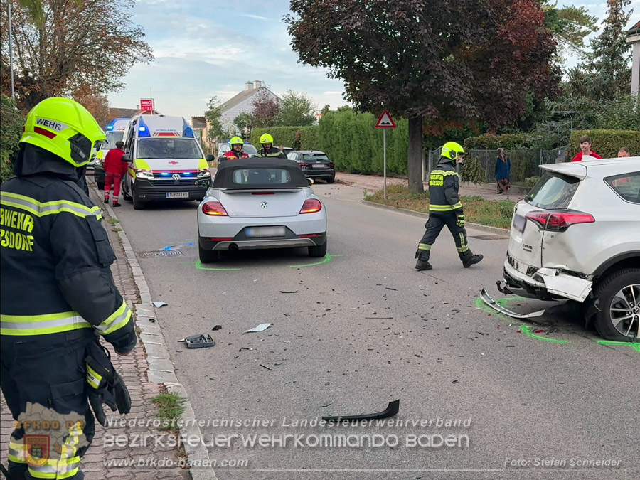 20261017_Verkehrsunfall in Traiskirchen im Ortsteil M�llersdorf - Foto: Stefan Schneider BFKDO BADEN