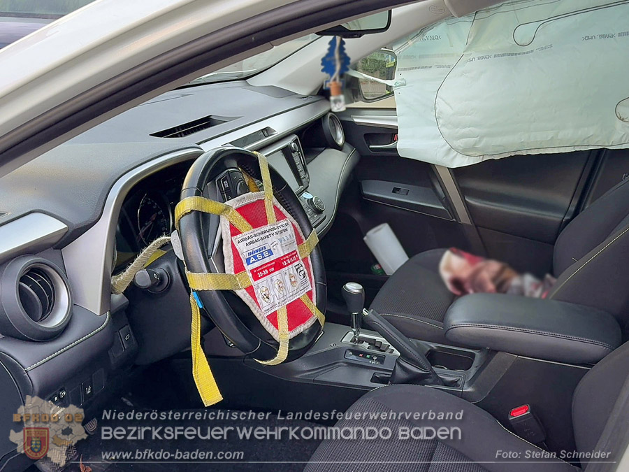 20261017_Verkehrsunfall in Traiskirchen im Ortsteil M�llersdorf - Foto: Stefan Schneider BFKDO BADEN