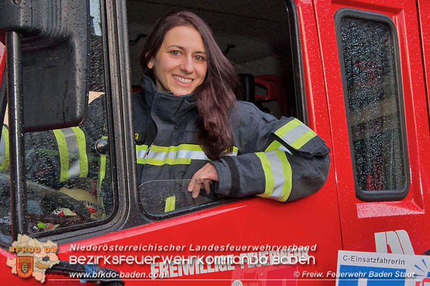 Erste Feuerwehrfrau mit LKW-Einsatz-Maschinistenausbildung ber 5,5to bei der Freiwilligen Feuerwehr Baden-Stadt  Foto: Stefan Schneider FF Baden-Stadt
