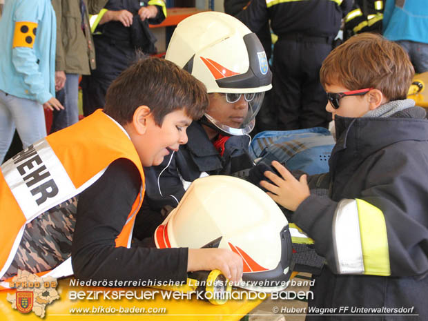 20180928 Besondere Besucher bei der Feuerwehr Unterwaltersdorf  Foto: Hubert Wagner