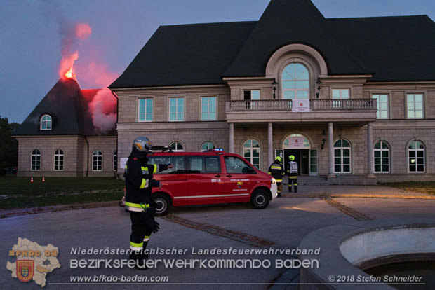 20181012 Realistische Brandeinsatzbung in Oberwaltersdorf  Foto:  Stefan Schneider