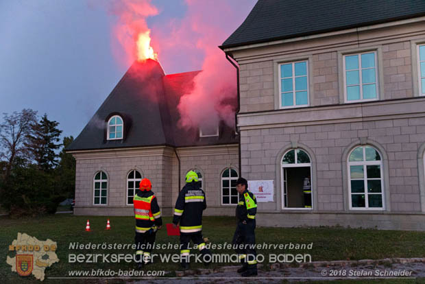 20181012 Realistische Brandeinsatzbung in Oberwaltersdorf  Foto:  Stefan Schneider