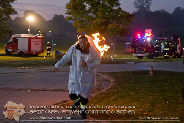 20181012 Realistische Brandeinsatzbung in Oberwaltersdorf  Foto:  Stefan Schneider