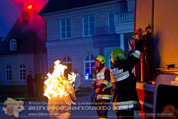 20181012 Realistische Brandeinsatzbung in Oberwaltersdorf  Foto:  Stefan Schneider