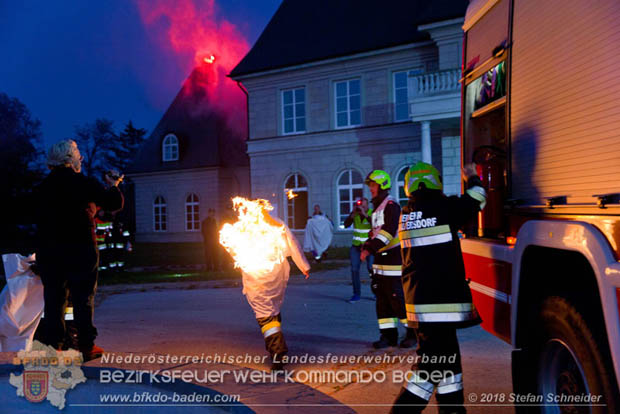 20181012 Realistische Brandeinsatzbung in Oberwaltersdorf  Foto:  Stefan Schneider