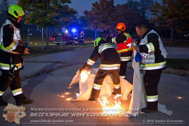 20181012 Realistische Brandeinsatzbung in Oberwaltersdorf  Foto:  Stefan Schneider