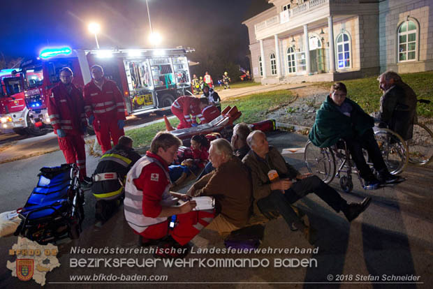 20181012 Realistische Brandeinsatzbung in Oberwaltersdorf  Foto:  Stefan Schneider