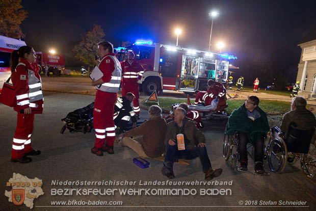 20181012 Realistische Brandeinsatzbung in Oberwaltersdorf  Foto:  Stefan Schneider