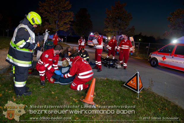 20181012 Realistische Brandeinsatzbung in Oberwaltersdorf  Foto:  Stefan Schneider