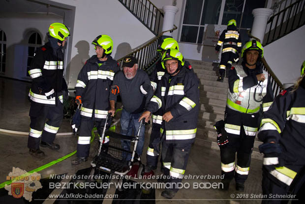 20181012 Realistische Brandeinsatzbung in Oberwaltersdorf  Foto:  Stefan Schneider