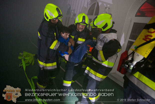 20181012 Realistische Brandeinsatzbung in Oberwaltersdorf  Foto:  Stefan Schneider