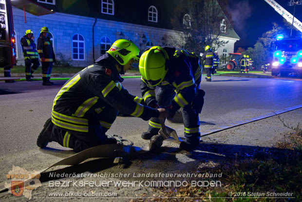 20181012 Realistische Brandeinsatzbung in Oberwaltersdorf  Foto:  Stefan Schneider