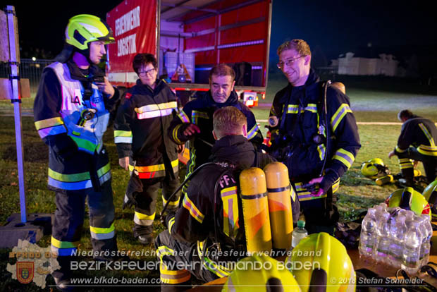 20181012 Realistische Brandeinsatzbung in Oberwaltersdorf  Foto:  Stefan Schneider